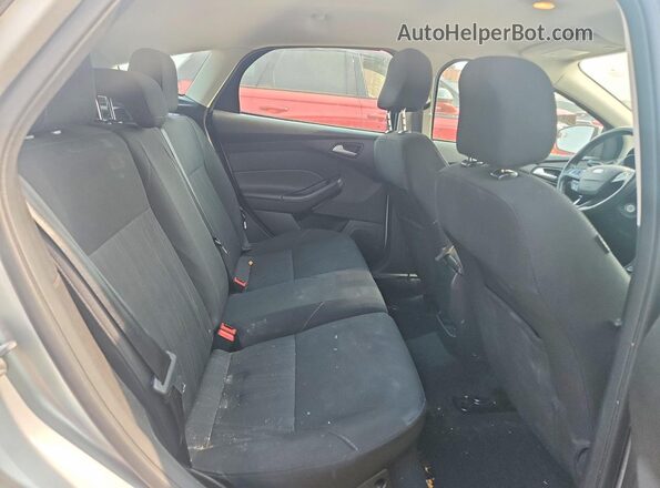 1FADP3K25GL403077 2016 FORD FOCUS Silver Widok tylnych siedzeń