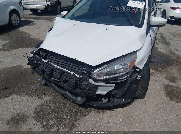1FADP3K26GL279644 2016 FORD FOCUS Белый Вид спереди