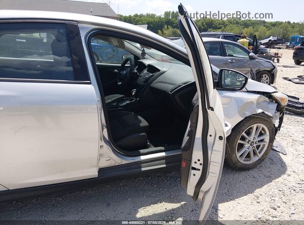 1FADP3K26GL322475 2016 FORD FOCUS Silver წინა სალონის ხედი