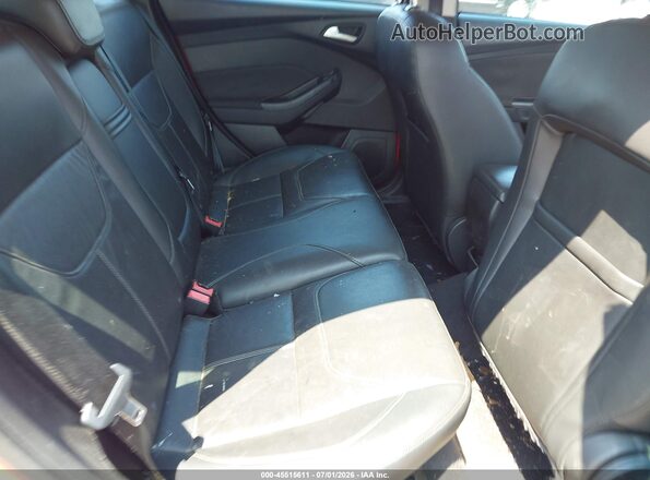 1FADP3K26GL329801 2016 FORD FOCUS Red Vista de la etiqueta del VIN