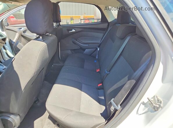1FADP3K26GL379369 2016 FORD FOCUS White Вид задніх сидінь
