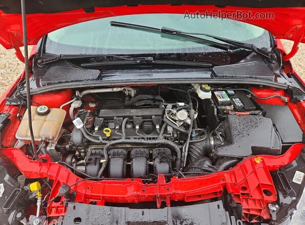 1FADP3K26HL259203 2017 FORD FOCUS Red Widok wnętrza z tyłu
