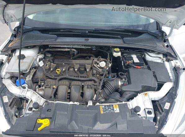 1FADP3K26HL271545 2017 FORD FOCUS Белый Вид сзади