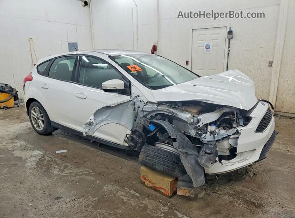 1FADP3K26JL226854 2018 FORD FOCUS White Przód prawy
