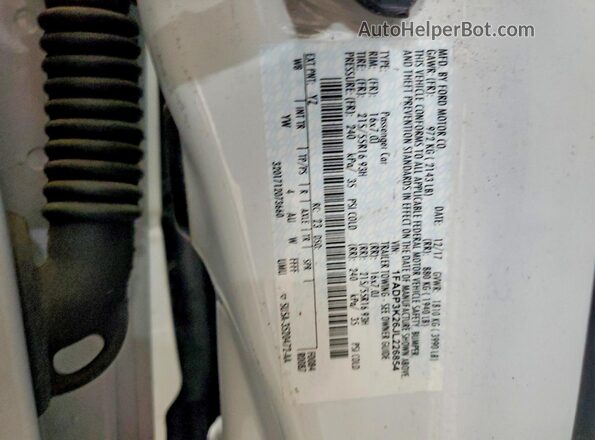 1FADP3K26JL226854 2018 FORD FOCUS White Widok naklejki z numerem VIN