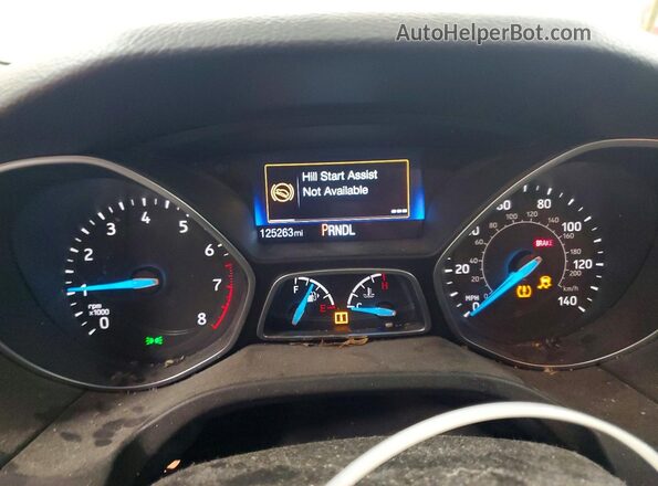 1FADP3K26JL226854 2018 FORD FOCUS White Widok zestawu wskaźników