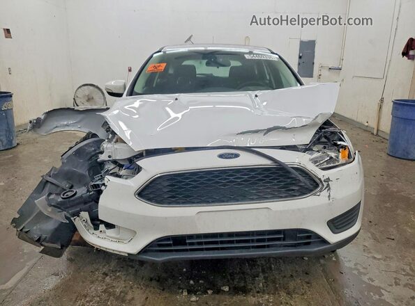 1FADP3K26JL226854 2018 FORD FOCUS White Widok z przodu