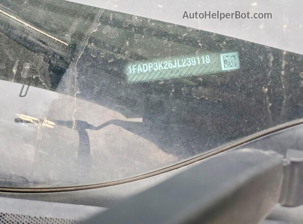 1FADP3K26JL239118 2018 FORD FOCUS Green Widok komory silnika