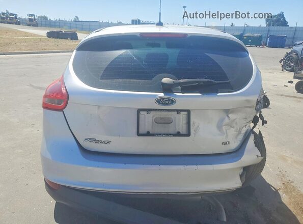 1FADP3K26JL304520 2018 FORD FOCUS Silver Հետևի տեսք