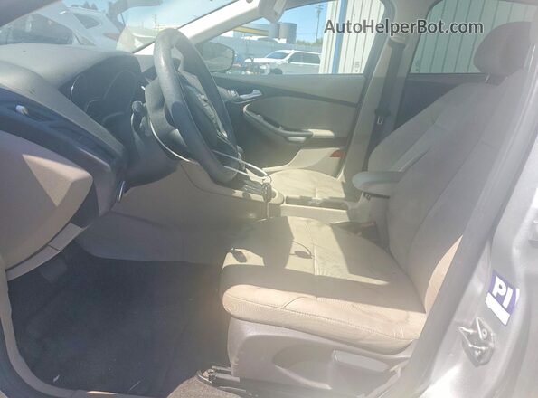 1FADP3K26JL304520 2018 FORD FOCUS Silver Սալոնի դիմացի տեսք