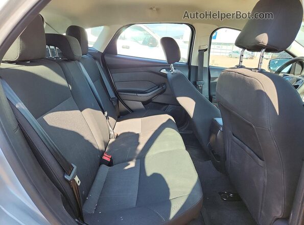 1FADP3K27GL208971 2016 FORD FOCUS Silver Вид задніх сидінь