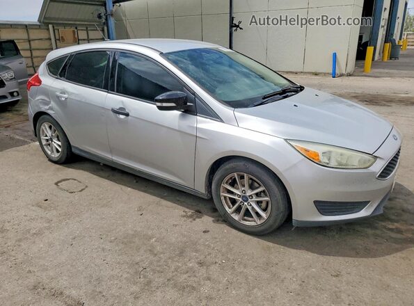 1FADP3K27GL328933 2016 FORD FOCUS Silver Front right