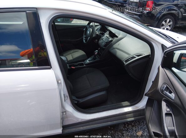 1FADP3K27GL348065 2016 FORD FOCUS White Սալոնի դիմացի տեսք