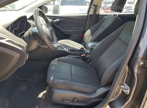 1FADP3K27GL358773 2016 FORD FOCUS Gray Front interior view