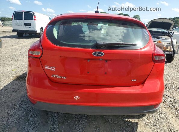 1FADP3K27HL247562 2017 FORD FOCUS Red Հետևի տեսք