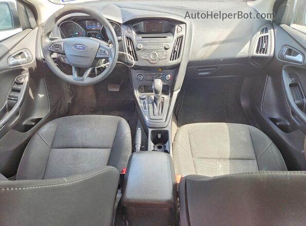 1FADP3K27HL307713 2017 FORD FOCUS Gray Widok deski rozdzielczej