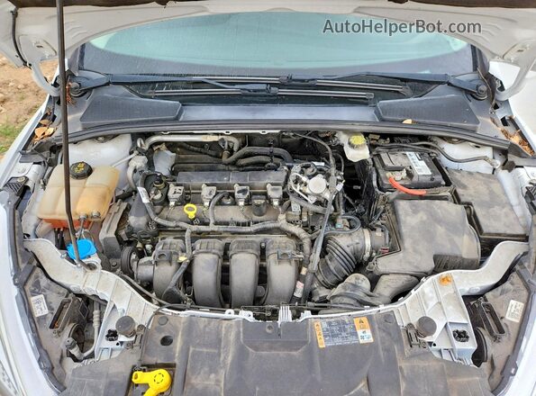 1FADP3K27JL311850 2018 FORD FOCUS White უკანა სალონის ხედი