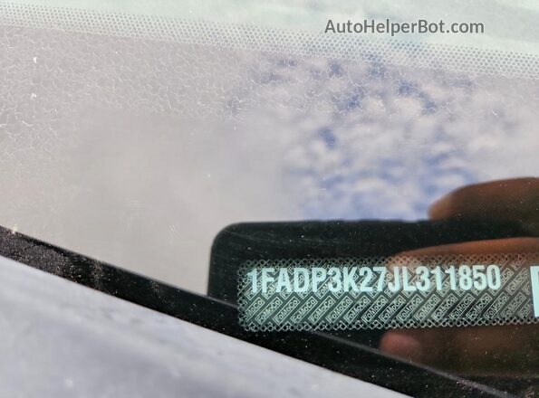 1FADP3K27JL311850 2018 FORD FOCUS White ძრავის განყოფილების ხედი