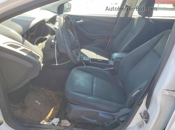 1FADP3K28GL204346 2016 FORD FOCUS White Вид салону спереду