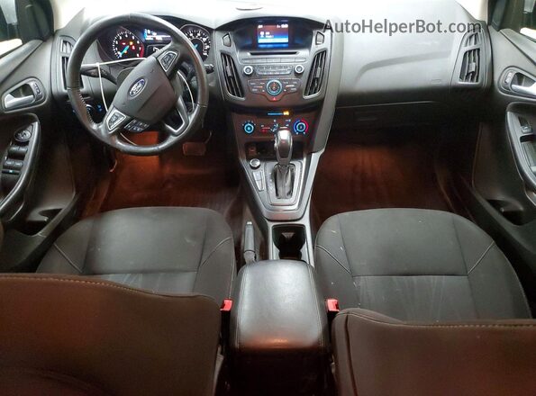 1FADP3K28GL314748 2016 FORD FOCUS Silver Widok deski rozdzielczej
