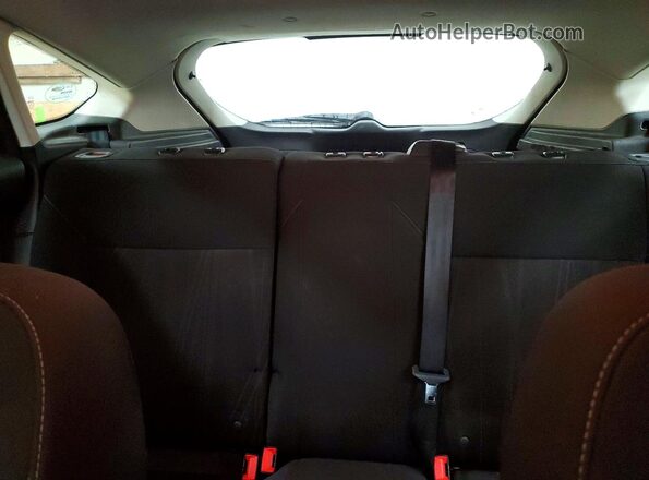 1FADP3K28GL314748 2016 FORD FOCUS Silver Widok tylnych siedzeń