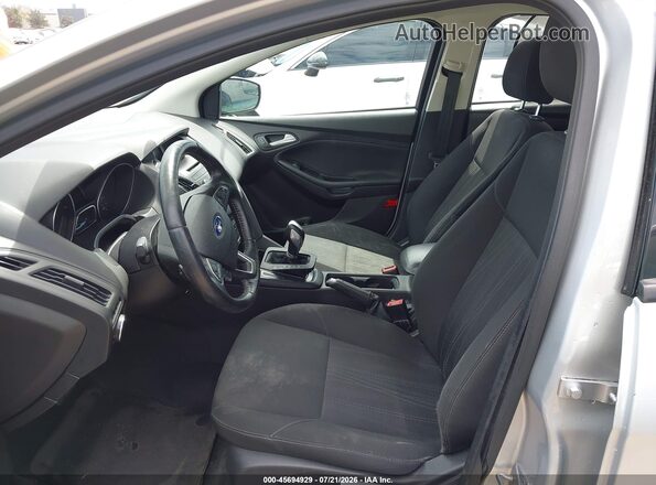 1FADP3K28GL407012 2016 FORD FOCUS Silver წინა სალონის ხედი