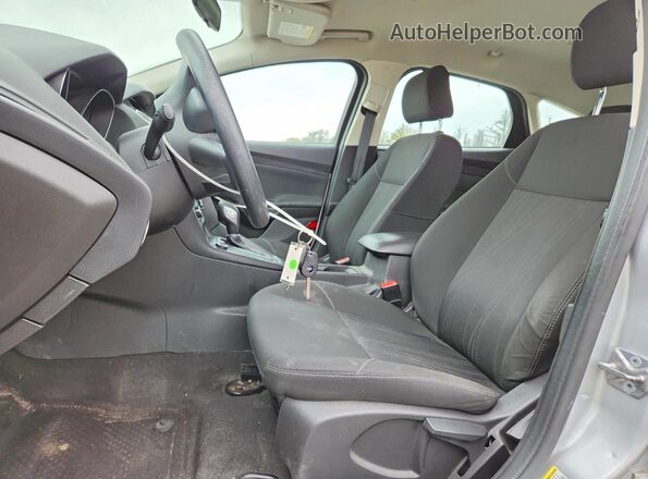 1FADP3K28HL232892 2017 FORD FOCUS Silver Սալոնի դիմացի տեսք