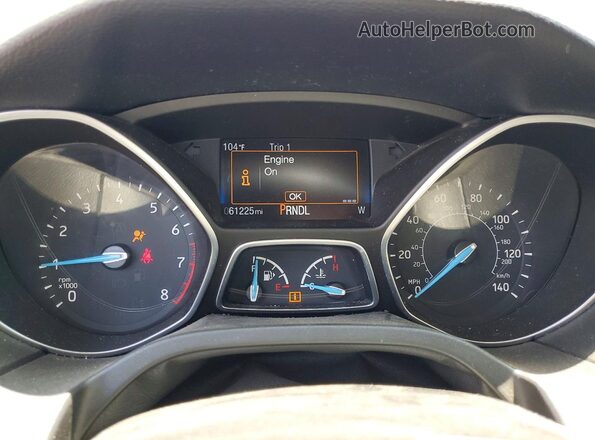 1FADP3K28JL325756 2018 FORD FOCUS White Սարքավորումների վահանակի տեսք