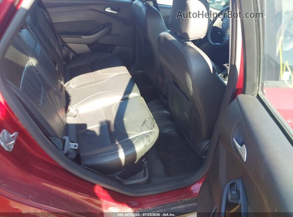1FADP3K29GL240630 2016 FORD FOCUS Red VIN კოდის სტიკერის ხედი