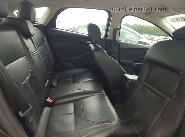 1FADP3K29GL299564 2016 FORD FOCUS Gray Vista de los asientos traseros