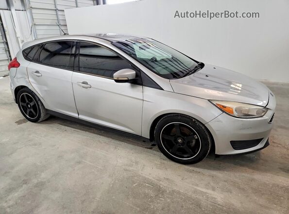 1FADP3K29HL318941 2017 FORD FOCUS Silver Przód prawy