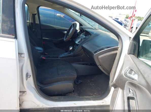 1FADP3K29JL224726 2018 FORD FOCUS White Սալոնի դիմացի տեսք
