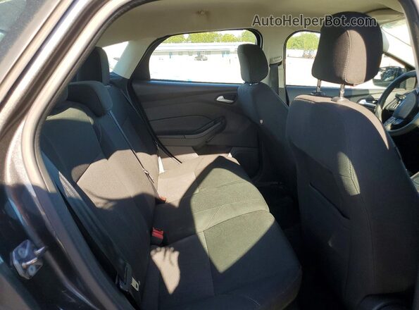 1FADP3K29JL251084 2018 FORD FOCUS Gray Widok tylnych siedzeń