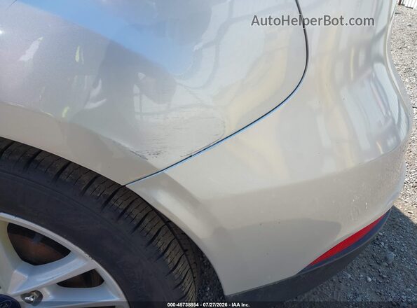 1FADP3K29JL261355 2018 FORD FOCUS Silver Вид спереду