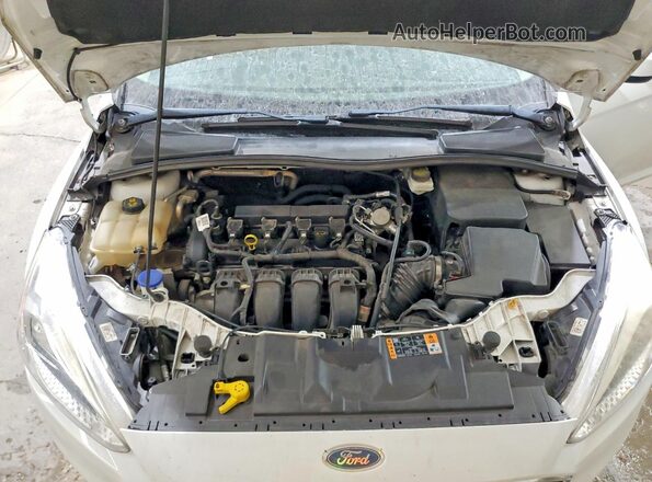 1FADP3K29JL298776 2018 FORD FOCUS White Widok komory silnika