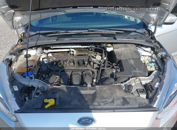 1FADP3K29JL301160 2018 FORD FOCUS Серебряный Вид сзади