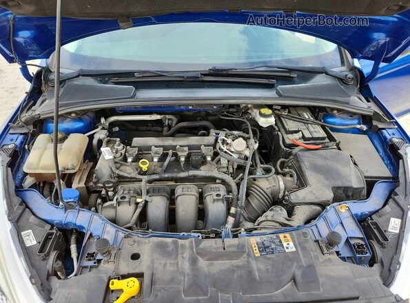 1FADP3K29JL302504 2018 FORD FOCUS Blue Rear interior view