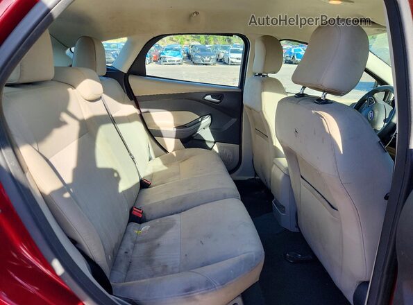1FADP3K2XHL205614 2017 FORD FOCUS Red Вид задніх сидінь