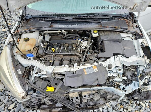 1FADP3K2XHL326918 2017 FORD FOCUS White Vista interior trasera