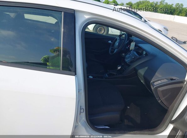 1FADP3K2XJL272445 2018 FORD FOCUS White წინა სალონის ხედი