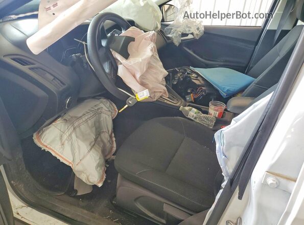1FADP3K2XJL295305 2018 FORD FOCUS White Front interior view