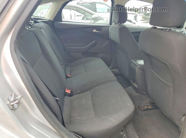 1FADP3KE5GL308979 2016 FORD FOCUS Серебряный Вид задней части салона