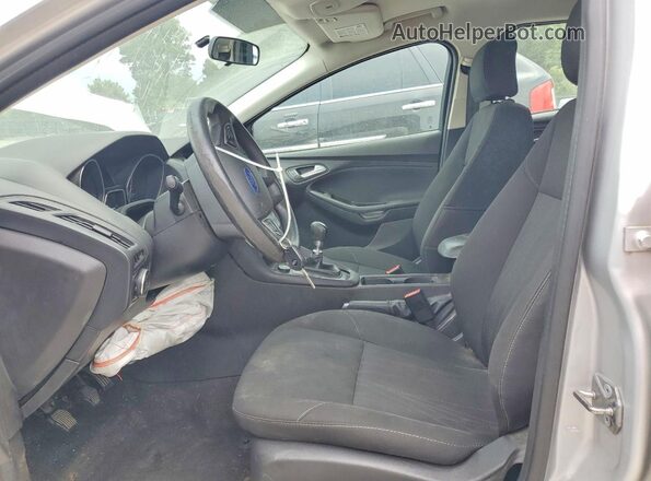 1FADP3KE5GL308979 2016 FORD FOCUS Серебряный Вид салона спереди