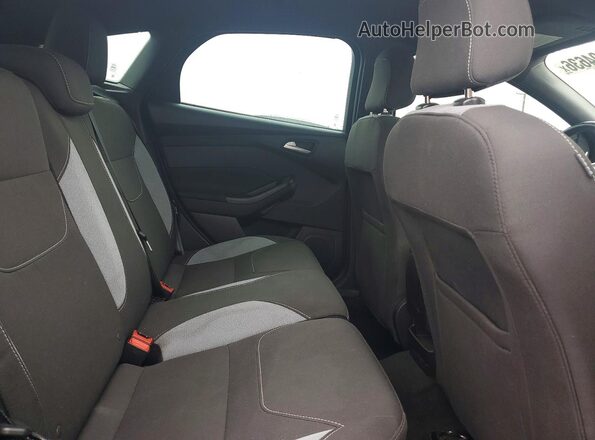 1FADP3L91HL266992 2017 FORD FOCUS Gray Rear seats view
