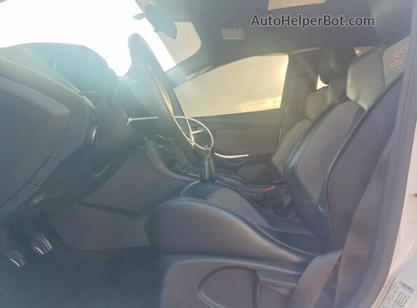1FADP3L91JL221301 2018 FORD FOCUS White Սալոնի դիմացի տեսք