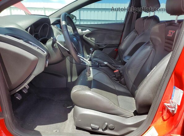 1FADP3L94HL221108 2017 FORD FOCUS Red Вид салону спереду