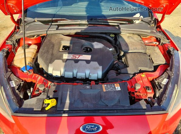 1FADP3L94HL310063 2017 FORD FOCUS Red Սալոնի հետևի տեսք