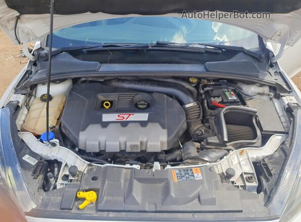 1FADP3L94JL289785 2018 FORD FOCUS White Vista interior trasera