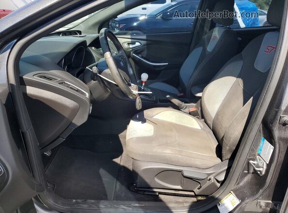 1FADP3L96HL294092 2017 FORD FOCUS Charcoal Вид салону спереду