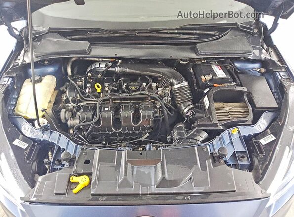 1FADP3L97JL205264 2018 FORD FOCUS Blue Vista interior trasera